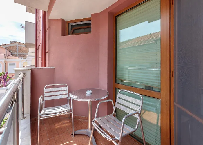 & Fotinov 招待所 3*