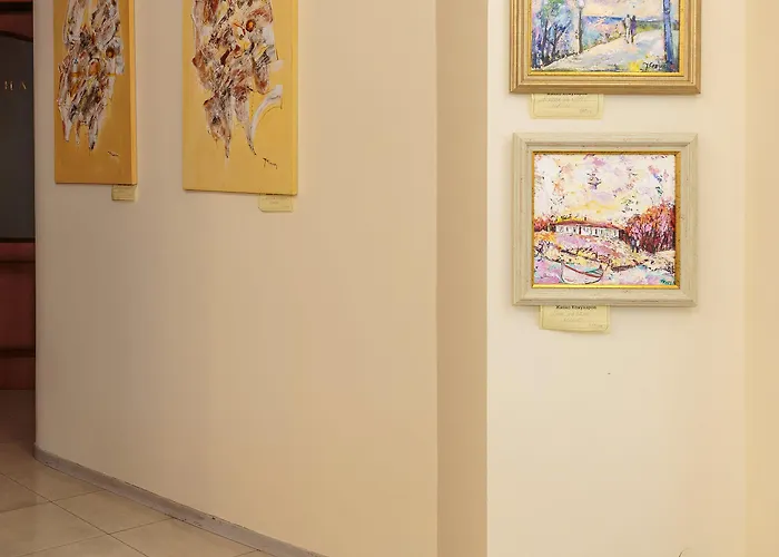 招待所 & Fotinov 3*