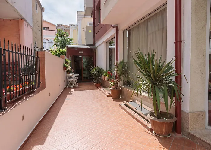 & Fotinov Πανσιόν