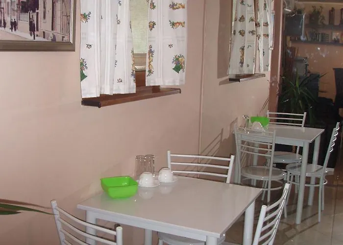 & Fotinov Πανσιόν Μπουργκάς