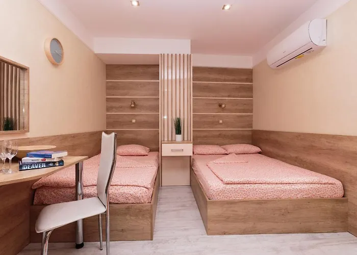 招待所 & Fotinov 布尔加斯