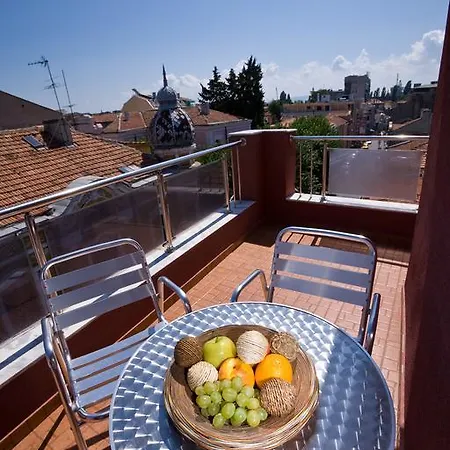 ゲストハウス & Fotinov 3*